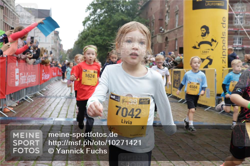 13.09.2026 - Kiel Lauf Yannick Fuchs http://msf.ph/oto/10271421 13.09.2026 08:34:18 Ziel 657, 720, 1103, 2740, 2769, 4016, 4417, 4796, 5099, 7135, 8226, 8333, 9211, 9945, 10121, 10158, 10446, 10713, 10815, 11365, 11572, 12100, 12236, 12525, 743, 1058, 1295, 1924, 2140, 2477, 2851, 3220, 4080, 4146, 4839, 5324, 6351, 6453, 7041, 7567, 8179, 8478, 8602, 8654, 8840, 9418, 9670, 10172, 11008, 11226, 11664, 126, 138, 831, 1623, 1624, 2108, 2612, 3023, 3058, 3118, 3277, 3380, 3953, 4584, 5897, 6111, 7042, 8930, 9047 meine-sportfotos.de