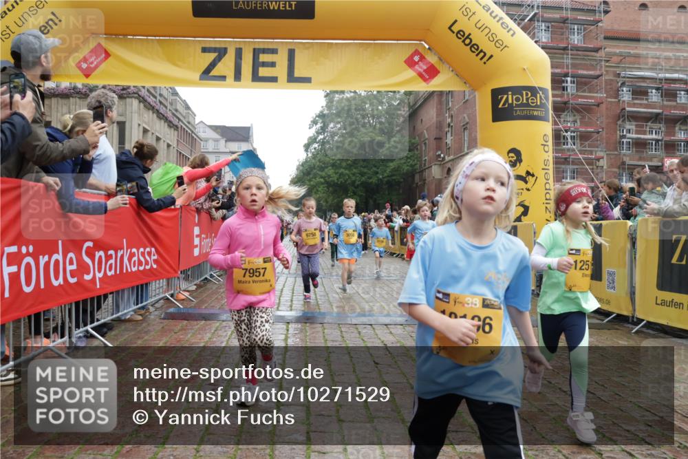 13.09.2026 - Kiel Lauf Yannick Fuchs http://msf.ph/oto/10271529 13.09.2026 08:34:24 Ziel 126, 138, 720, 2740, 3023, 3118, 3277, 4016, 4417, 4584, 5099, 7042, 7135, 8226, 8333, 8930, 9047, 10158, 10381, 10446, 10713, 10815, 12100, 12236, 12525, 657, 743, 1058, 1103, 1295, 1924, 2140, 2477, 2769, 2851, 4080, 4146, 4796, 4839, 5324, 6351, 6453, 7041, 7567, 8179, 8478, 9211, 9418, 9670, 9945, 10121, 10172, 11008, 11226, 11365, 11572, 11664, 831, 1623, 1624, 2108, 2276, 2612, 2622, 2641, 3058, 3380, 3953, 5022, 5625, 5897, 6111, 6369 meine-sportfotos.de