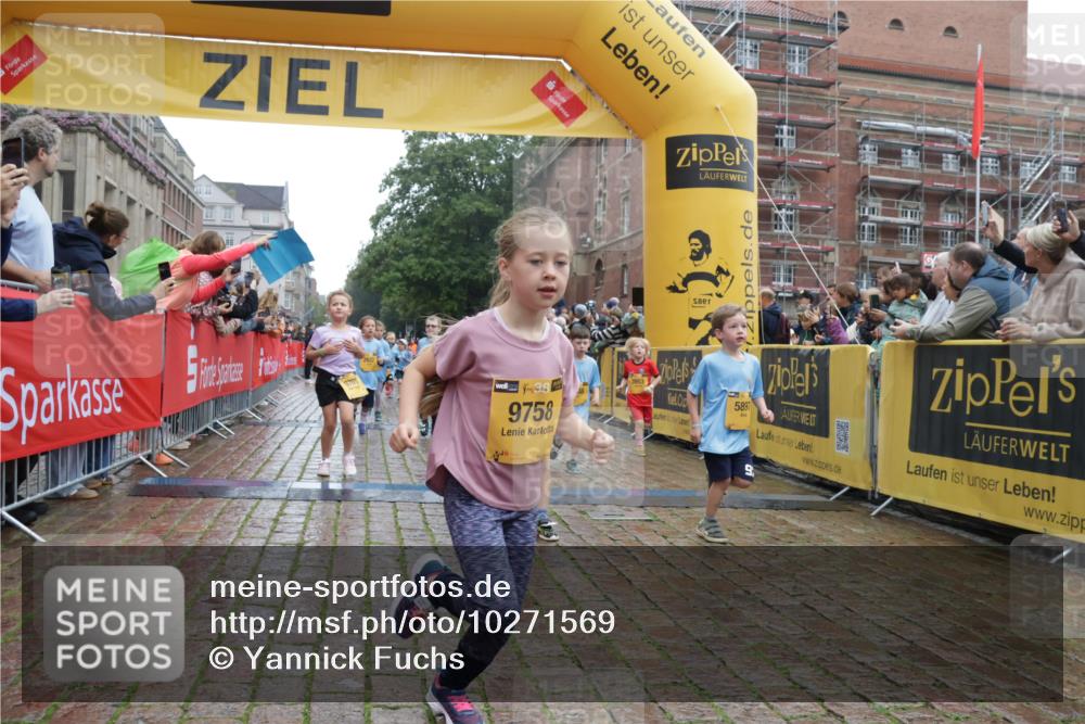 13.09.2026 - Kiel Lauf Yannick Fuchs http://msf.ph/oto/10271569 13.09.2026 08:34:26 Ziel 126, 138, 720, 1623, 1624, 2612, 2740, 3023, 3118, 3277, 3380, 4016, 4417, 4584, 5099, 6111, 7042, 7408, 8226, 8333, 8930, 9047, 10158, 10381, 10446, 10815, 10923, 12100, 12525, 657, 1058, 1103, 1295, 1924, 2140, 2477, 2769, 2851, 4080, 4146, 4796, 4839, 5324, 6351, 6453, 7041, 7135, 7567, 8179, 8478, 9211, 9418, 9945, 10121, 10172, 10713, 10815, 11008, 11365, 11572, 11664, 831, 1104, 2108, 2276, 2622, 2641, 3058, 3953, 5022, 5579, 5625, 5897, 6369 meine-sportfotos.de