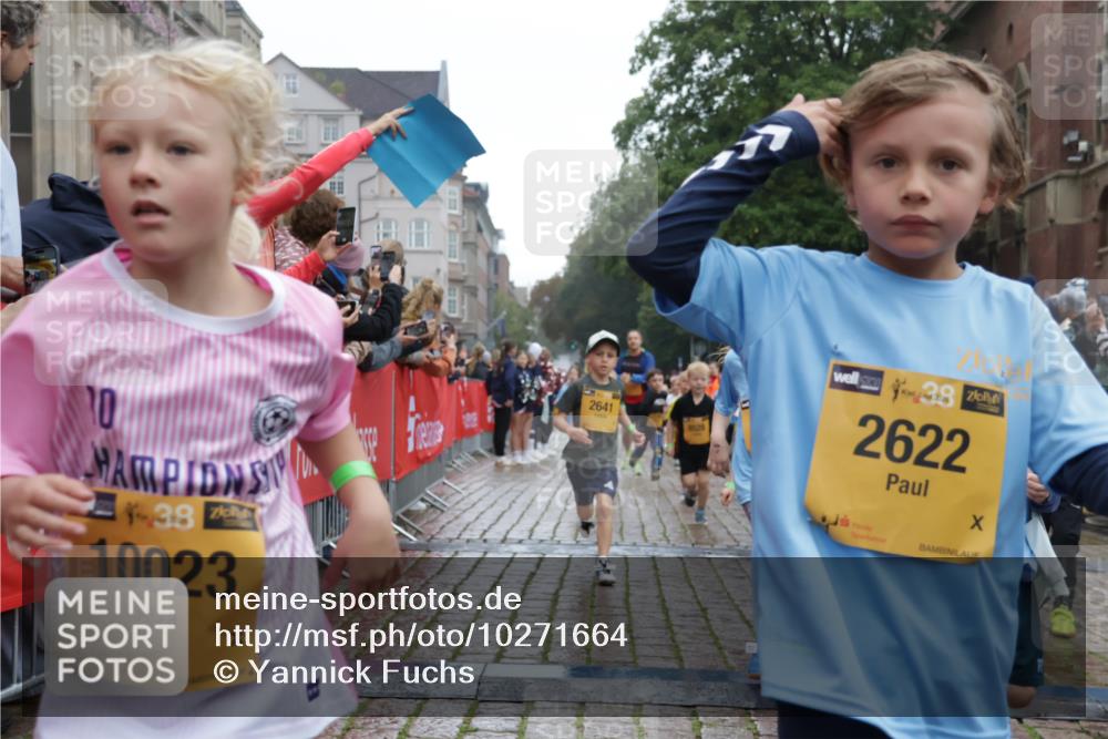 13.09.2026 - Kiel Lauf Yannick Fuchs http://msf.ph/oto/10271664 13.09.2026 08:34:31 Ziel 126, 138, 1623, 1624, 2612, 2740, 3023, 3058, 3118, 3277, 3380, 4584, 5897, 6111, 7042, 7408, 7957, 8226, 8423, 8930, 8983, 9047, 9758, 10106, 10158, 10180, 10381, 10446, 10923, 12100, 12516, 657, 720, 1058, 1103, 1295, 1924, 2140, 2740, 2769, 2851, 4016, 4146, 4417, 4796, 4839, 5099, 5324, 6351, 6453, 7041, 7135, 7567, 8179, 8333, 8478, 9211, 9945, 10121, 10172, 10713, 10815, 11365, 11572, 11664, 12100, 831, 1104, 2108, 2276, 2622, 2641, 3953, 5022, 5579, 5625, 6369 meine-sportfotos.de