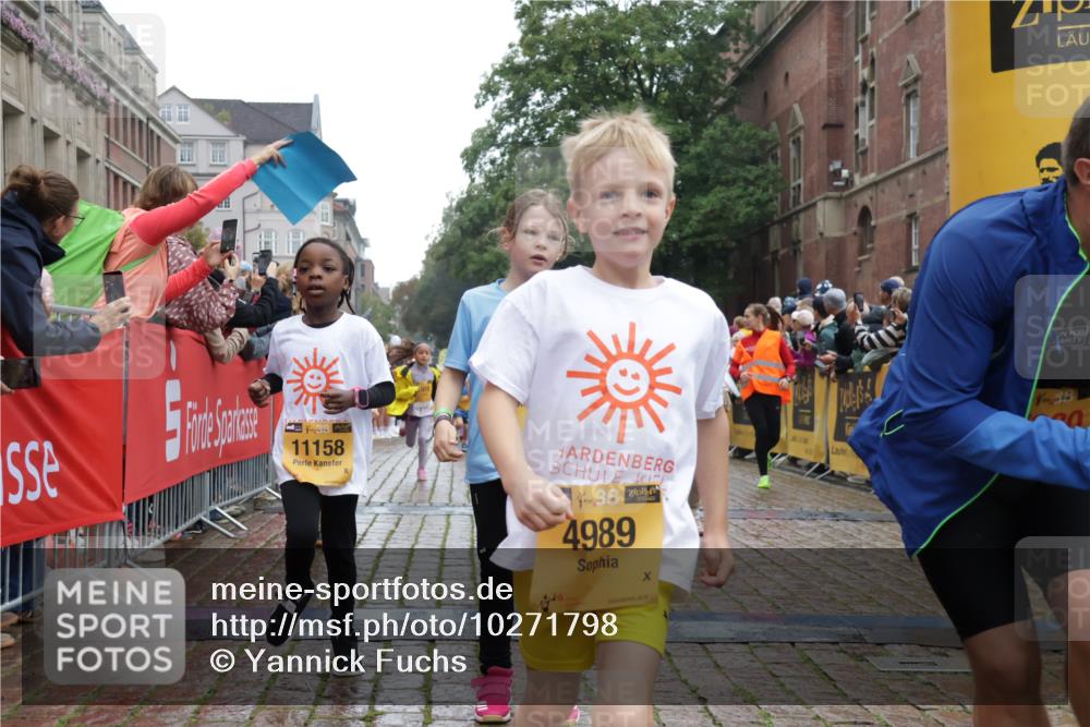 13.09.2026 - Kiel Lauf Yannick Fuchs http://msf.ph/oto/10271798 13.09.2026 08:34:38 Ziel 126, 831, 1623, 1624, 2108, 2276, 2612, 2622, 2641, 3058, 3380, 3953, 4584, 5022, 5625, 5897, 6111, 6369, 7408, 7957, 8423, 8836, 8983, 9167, 9179, 9758, 9765, 9881, 10023, 10106, 10180, 10381, 10923, 11457, 12516, 12549, 138, 657, 720, 1103, 1924, 2140, 2740, 2769, 2851, 3023, 3118, 3277, 4016, 4146, 4417, 4796, 4839, 5099, 5324, 6453, 7042, 7135, 7567, 8179, 8226, 8333, 8478, 8930, 9047, 9211, 9945, 10121, 10713, 10815, 11365, 11572, 12100, 1104, 5579 meine-sportfotos.de