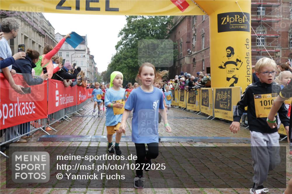 13.09.2026 - Kiel Lauf Yannick Fuchs http://msf.ph/oto/10272025 13.09.2026 08:34:47 Ziel 831, 1104, 1105, 2108, 2276, 2622, 2641, 3953, 4989, 5022, 5579, 5625, 5922, 6335, 6369, 7348, 7382, 8339, 8358, 8499, 8528, 8836, 9167, 9179, 9765, 9881, 10023, 11150, 11158, 11457, 12141, 12352, 12538, 12549, 126, 138, 657, 720, 1623, 1624, 2108, 2612, 2740, 2769, 3023, 3058, 3118, 3277, 3380, 4016, 4417, 4584, 4796, 5099, 5897, 6111, 7042, 7135, 7408, 7957, 8226, 8333, 8423, 8930, 8983, 9047, 9211, 9945, 10713, 10815, 12100, 1103, 9211, 10121 meine-sportfotos.de
