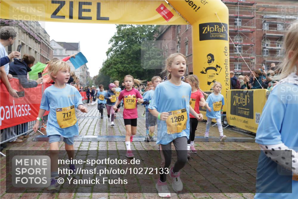 13.09.2026 - Kiel Lauf Yannick Fuchs http://msf.ph/oto/10272133 13.09.2026 08:34:51 Ziel 530, 729, 1104, 1105, 1918, 2641, 4989, 5022, 5042, 5579, 5625, 5922, 6335, 6369, 6505, 6595, 7348, 7382, 8339, 8358, 8499, 8528, 8971, 9179, 9881, 10023, 10857, 11110, 11150, 11158, 11183, 12033, 12141, 12352, 12538, 12549, 126, 138, 720, 831, 1623, 1624, 2108, 2276, 2612, 2622, 2740, 3023, 3058, 3118, 3277, 3380, 3953, 4016, 4417, 4584, 5099, 5625, 5897, 6111, 6369, 7042, 7408, 7957, 8226, 8333, 8423, 8836, 8930, 8983, 9047, 10815, 12100, 1103, 9211, 10121 meine-sportfotos.de