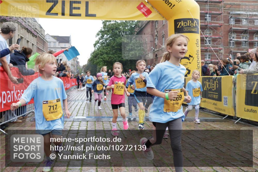 13.09.2026 - Kiel Lauf Yannick Fuchs http://msf.ph/oto/10272139 13.09.2026 08:34:51 Ziel 530, 729, 1104, 1105, 1918, 2641, 4989, 5022, 5042, 5579, 5625, 5922, 6335, 6369, 6505, 6595, 7348, 7382, 8339, 8358, 8499, 8528, 8971, 9179, 9881, 10023, 10857, 11110, 11150, 11158, 11183, 12033, 12141, 12352, 12538, 12549, 126, 138, 720, 831, 1623, 1624, 2108, 2276, 2612, 2622, 2740, 3023, 3058, 3118, 3277, 3380, 3953, 4016, 4417, 4584, 5099, 5625, 5897, 6111, 6369, 7042, 7408, 7957, 8226, 8333, 8423, 8836, 8930, 8983, 9047, 10815, 12100, 1103, 9211, 10121 meine-sportfotos.de