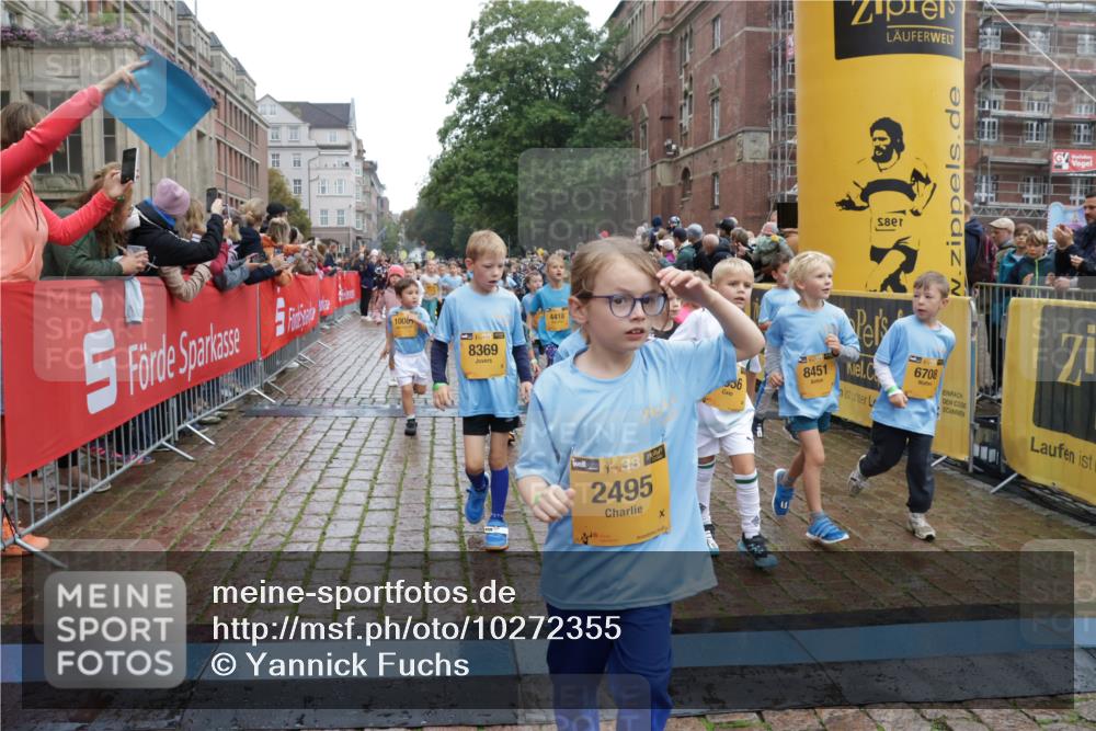 13.09.2026 - Kiel Lauf Yannick Fuchs http://msf.ph/oto/10272355 13.09.2026 08:35:09 Ziel 230, 242, 717, 756, 782, 809, 1116, 1269, 1764, 2005, 2071, 2736, 2774, 2917, 2987, 4696, 5066, 5076, 5091, 6195, 6247, 6444, 6448, 6785, 6910, 7074, 7083, 7421, 7882, 7885, 8109, 8800, 9262, 9756, 9888, 9927, 10875, 10935, 11070, 11315, 11843, 12400, 530, 729, 831, 1010, 1104, 1105, 1918, 2108, 2276, 2622, 2641, 2643, 3058, 3953, 4989, 5022, 5042, 5416, 5579, 5625, 5897, 5922, 6335, 6369, 6503, 6505, 6595, 7348, 7957, 8836, 3277, 7042 meine-sportfotos.de