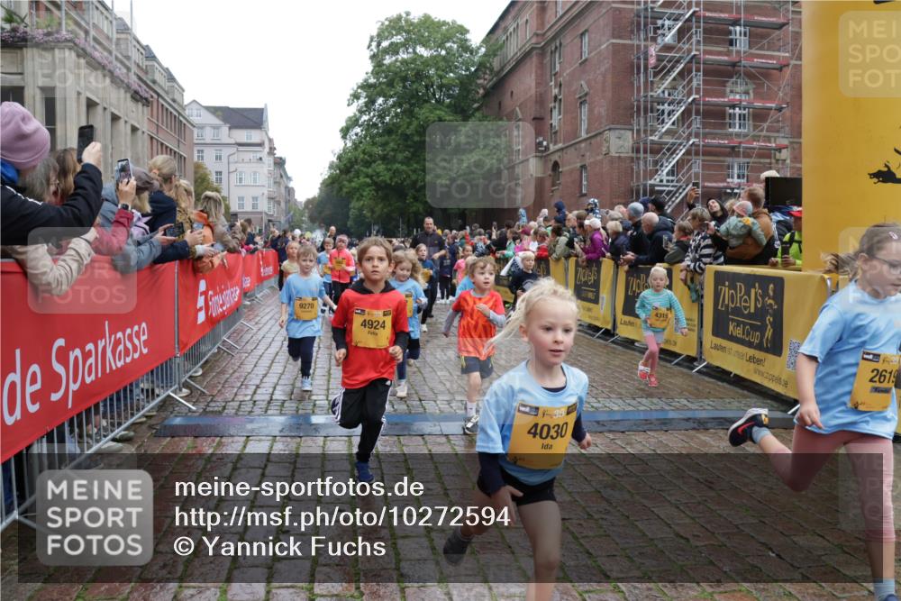 13.09.2026 - Kiel Lauf Yannick Fuchs http://msf.ph/oto/10272594 13.09.2026 08:35:24 Ziel 192, 434, 782, 865, 1148, 1308, 1691, 2207, 2495, 2582, 2652, 2715, 3144, 3160, 4381, 4418, 4695, 4990, 5090, 5581, 5583, 5607, 5880, 6037, 6195, 6617, 6708, 6833, 7126, 7133, 7628, 8009, 8336, 8340, 8369, 8451, 8815, 8984, 9159, 9228, 9927, 9950, 10081, 10588, 10958, 11307, 11375, 11844, 230, 242, 530, 717, 729, 756, 782, 809, 1010, 1116, 1269, 1764, 1918, 2005, 2071, 2643, 2736, 2774, 2917, 2987, 4696, 5042, 5066, 5076, 5091, 5416, 6503, 6505, 6595, 165 meine-sportfotos.de