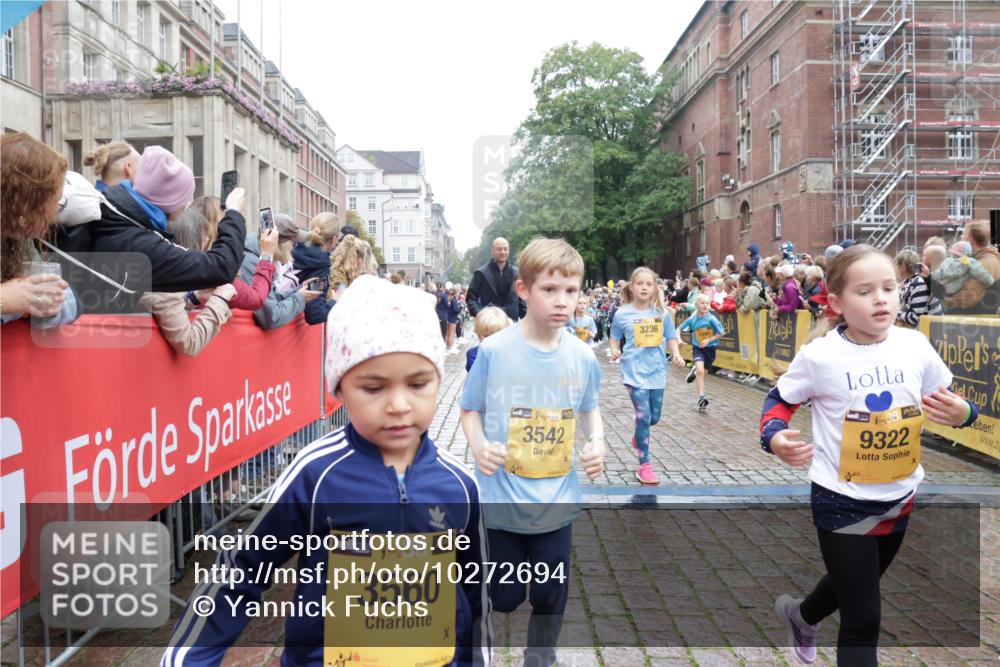 13.09.2026 - Kiel Lauf Yannick Fuchs http://msf.ph/oto/10272694 13.09.2026 08:35:29 Ziel 434, 865, 1216, 1308, 1691, 2207, 2582, 2652, 3144, 3160, 4381, 4418, 4695, 4990, 5090, 5583, 5607, 5880, 6708, 6833, 7628, 8009, 8336, 8340, 8369, 8451, 8539, 8815, 8988, 9009, 9228, 9950, 10081, 10294, 10858, 10958, 11247, 11307, 11375, 11844, 11918, 12505, 192, 230, 242, 717, 729, 756, 782, 809, 1010, 1116, 1148, 1269, 1764, 1918, 2005, 2071, 2495, 2643, 2715, 2736, 2774, 2917, 2987, 4696, 5042, 5066, 5076, 5091, 5416, 5581, 6503, 6505, 6595, 165 meine-sportfotos.de