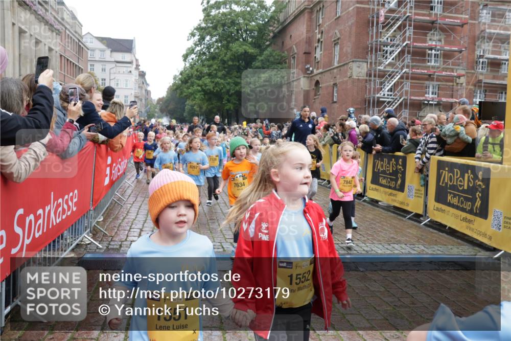 13.09.2026 - Kiel Lauf Yannick Fuchs http://msf.ph/oto/10273179 13.09.2026 08:35:58 Ziel 119, 741, 1690, 1850, 2618, 2882, 2911, 3100, 3497, 3762, 5028, 5146, 5181, 5566, 5827, 5905, 5949, 5990, 6446, 6508, 6589, 6741, 7383, 7573, 7781, 8357, 9023, 9026, 9234, 9978, 10642, 10922, 11203, 11639, 11905, 12203, 12205, 12227, 12354, 165, 304, 434, 705, 865, 1152, 1216, 1240, 1308, 1516, 1691, 2018, 2207, 2619, 2652, 2684, 3144, 3160, 3236, 3556, 4030, 4319, 4381, 4924, 5090, 5245, 5343, 5853, 6833, 7628, 8009, 8301, 8340, 8539, 8815, 8988, 464, 569, 740, 858, 865 meine-sportfotos.de