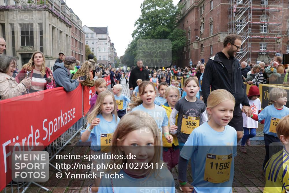13.09.2026 - Kiel Lauf Yannick Fuchs http://msf.ph/oto/10273417 13.09.2026 08:36:08 Ziel 440, 690, 740, 832, 1551, 1552, 1690, 2618, 2621, 2911, 3053, 3149, 3746, 3762, 4007, 4474, 5146, 5308, 5905, 5990, 6022, 6171, 6446, 6589, 6741, 7383, 7573, 7634, 7781, 7842, 8638, 9023, 9026, 9234, 9252, 10043, 10147, 10351, 10576, 10642, 11203, 11577, 11639, 12203, 12336, 12558, 119, 165, 304, 705, 741, 1152, 1240, 1516, 1850, 2018, 2618, 2619, 2684, 2882, 3236, 3556, 4030, 4319, 4924, 5245, 5343, 5853, 8301, 8539, 464, 569, 858, 865, 3160 meine-sportfotos.de