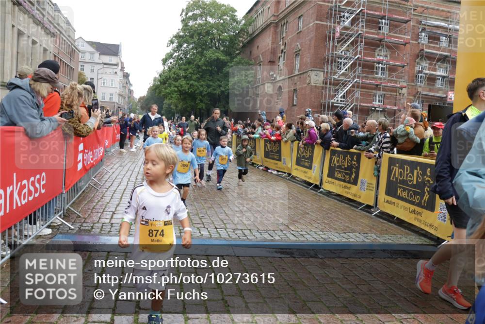 13.09.2026 - Kiel Lauf Yannick Fuchs http://msf.ph/oto/10273615 13.09.2026 08:36:18 Ziel 71, 308, 464, 465, 569, 690, 740, 858, 923, 1551, 1552, 1648, 1875, 2310, 2328, 3149, 3434, 3656, 3689, 3746, 4002, 4007, 4473, 4474, 4495, 4500, 5481, 5486, 5499, 5842, 6022, 6101, 6143, 6171, 6491, 6838, 7128, 7147, 7225, 7228, 7523, 7629, 7634, 7679, 7842, 7908, 8228, 8267, 8961, 9252, 9625, 9794, 10111, 10140, 10147, 10712, 11355, 11577, 11592, 11782, 12239, 12336, 12447, 12504, 12645, 119, 304, 440, 690, 741, 832, 1240, 1516, 1690, 1850, 2618, 2621, 2882, 2911, 3053 meine-sportfotos.de