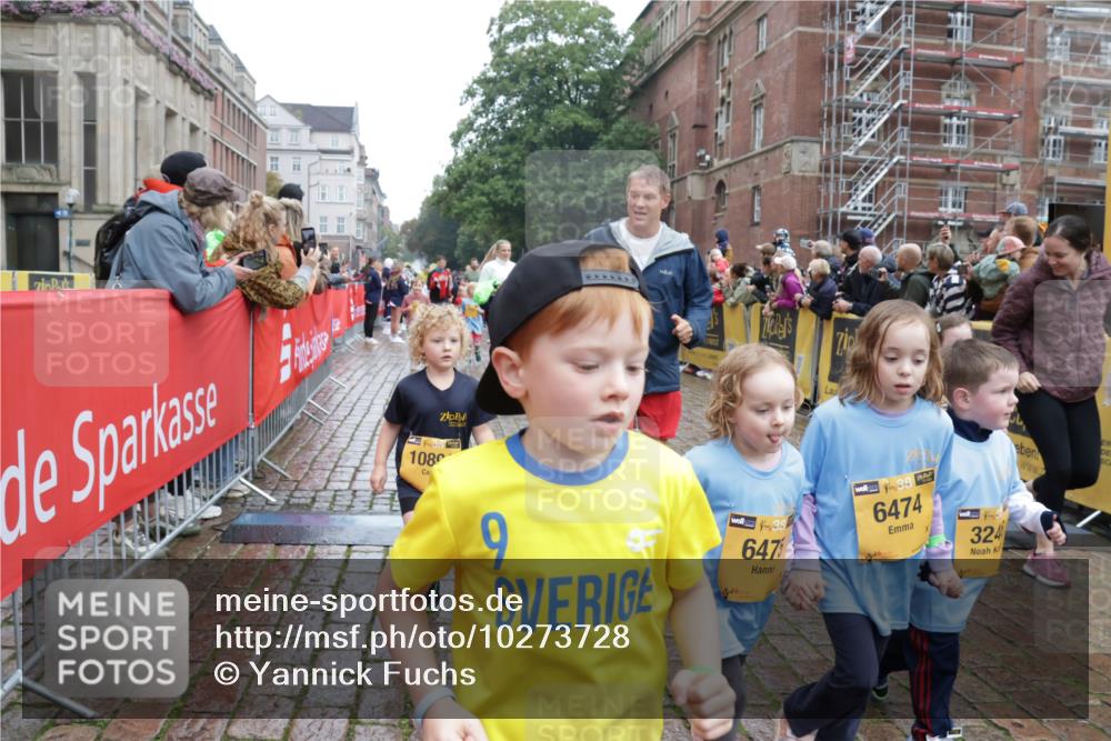 13.09.2026 - Kiel Lauf Yannick Fuchs http://msf.ph/oto/10273728 13.09.2026 08:36:22 Ziel 71, 308, 464, 465, 569, 740, 858, 923, 1648, 1829, 1875, 2310, 2328, 3149, 3434, 3532, 3656, 3689, 4002, 4007, 4473, 4474, 4495, 4500, 5481, 5486, 5499, 5658, 5842, 6101, 6143, 6491, 6838, 7128, 7136, 7147, 7225, 7228, 7523, 7629, 7634, 7679, 7908, 8228, 8267, 8961, 9625, 9794, 10111, 10140, 10712, 11355, 11577, 11592, 11782, 12239, 12447, 12504, 12645, 119, 440, 690, 741, 832, 1551, 1552, 1690, 1850, 2618, 2621, 2882, 2911, 3053, 3149, 4474, 6022 meine-sportfotos.de