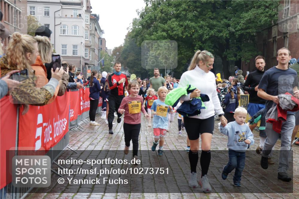 13.09.2026 - Kiel Lauf Yannick Fuchs http://msf.ph/oto/10273751 13.09.2026 08:36:23 Ziel 71, 308, 464, 465, 516, 569, 740, 858, 923, 1648, 1829, 1875, 2310, 2328, 3434, 3532, 3656, 3689, 4002, 4007, 4473, 4495, 4500, 5481, 5486, 5499, 5658, 5842, 6101, 6143, 6491, 6838, 7128, 7136, 7147, 7225, 7228, 7523, 7629, 7679, 7908, 8228, 8267, 8961, 9625, 9794, 10064, 10111, 10140, 10712, 11355, 11592, 11782, 12239, 12447, 12504, 12645, 119, 440, 690, 740, 741, 832, 1551, 1552, 1690, 1850, 2618, 2621, 2882, 2911, 3053, 3149, 4007, 4474, 6022 meine-sportfotos.de
