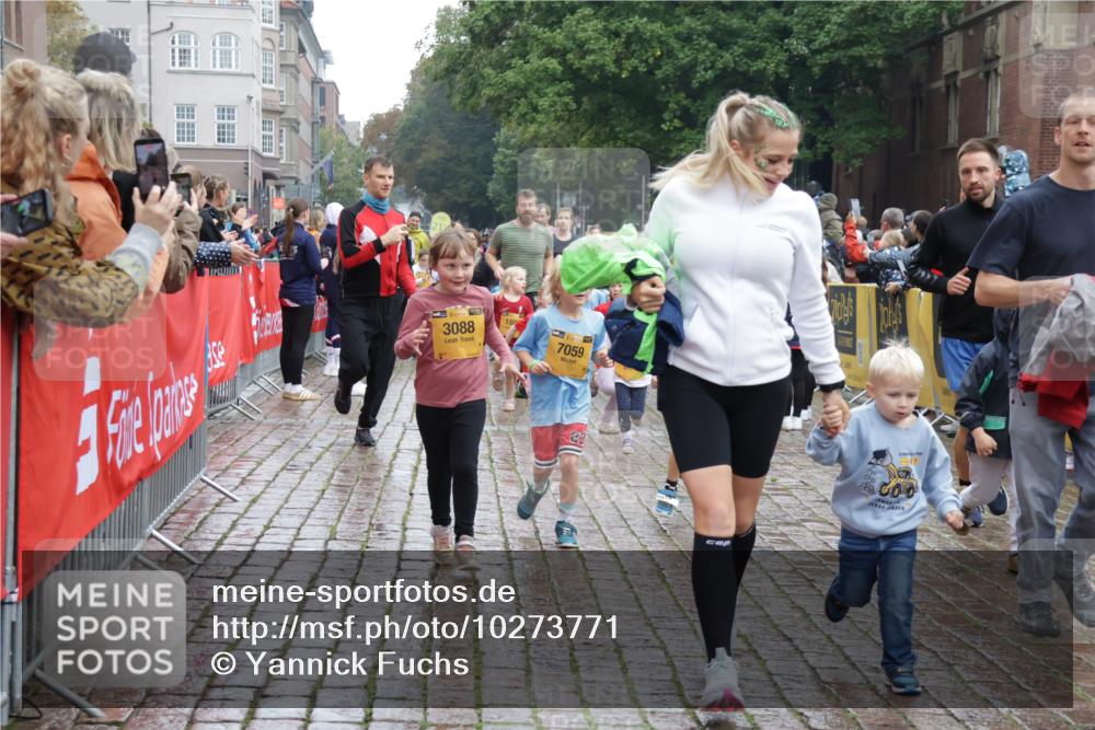 13.09.2026 - Kiel Lauf Yannick Fuchs http://msf.ph/oto/10273771 13.09.2026 08:36:24 Ziel 71, 308, 464, 465, 516, 569, 858, 923, 1407, 1648, 1829, 1875, 2310, 2328, 3434, 3532, 3656, 3689, 4002, 4473, 4495, 4500, 5481, 5486, 5499, 5658, 5842, 6101, 6143, 6470, 6491, 6838, 7128, 7136, 7147, 7225, 7228, 7523, 7629, 7679, 7908, 8228, 8267, 8961, 9625, 9794, 10064, 10111, 10140, 10712, 11355, 11592, 11782, 12239, 12447, 12504, 12645, 119, 440, 569, 690, 740, 741, 832, 858, 1551, 1552, 1690, 1850, 2310, 2328, 2618, 2621, 2882, 2911, 3053, 3149, 4007, 4474, 6022, 6101 meine-sportfotos.de