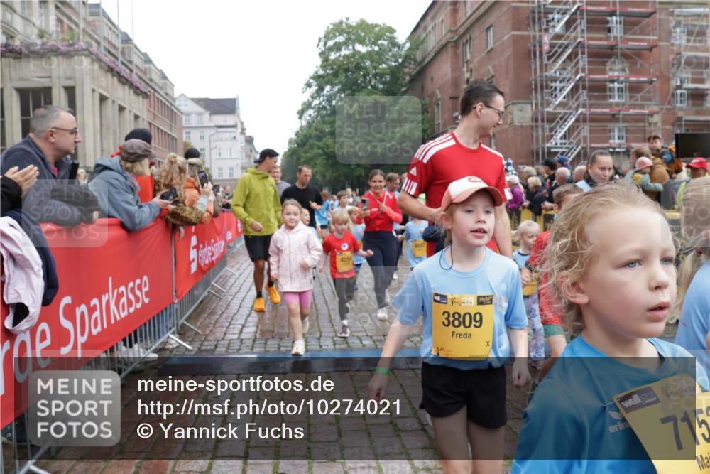 13.09.2026 - Kiel Lauf Yannick Fuchs http://msf.ph/oto/10274021 13.09.2026 08:36:35 Ziel 516, 874, 1407, 1727, 2464, 3088, 3246, 3532, 3651, 3868, 5658, 6308, 6452, 6469, 6470, 6474, 6475, 6983, 7059, 7136, 7811, 8804, 9251, 9505, 10064, 10753, 10891, 71, 308, 440, 464, 465, 569, 690, 740, 832, 858, 923, 1551, 1552, 1648, 1829, 1875, 2310, 2328, 2621, 2911, 3053, 3149, 3434, 3656, 3689, 4002, 4007, 4473, 4474, 4495, 4500, 5481, 5486, 5499, 5842, 6022, 6101, 6143, 6491, 7128, 1031, 1690, 2618, 3762, 5990, 6446 meine-sportfotos.de