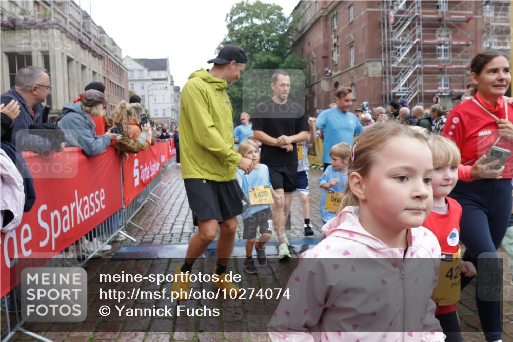 13.09.2026 - Kiel Lauf Yannick Fuchs http://msf.ph/oto/10274074 13.09.2026 08:36:37 Ziel 516, 874, 1407, 1727, 2464, 3088, 3246, 3651, 3868, 6308, 6452, 6469, 6470, 6474, 6475, 6983, 7059, 7811, 8804, 8995, 9251, 9505, 10064, 10753, 10891, 11853, 71, 308, 440, 464, 465, 569, 690, 740, 832, 858, 923, 1551, 1552, 1648, 1829, 1875, 2310, 2328, 2621, 3053, 3149, 3434, 3532, 3656, 3689, 4002, 4007, 4473, 4474, 4495, 4500, 5481, 5486, 5499, 5658, 5842, 6022, 6101, 6143, 6491, 7128, 7136, 1031, 1690, 2618, 3762, 5990, 6446 meine-sportfotos.de