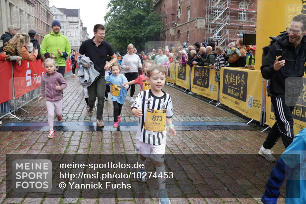 13.09.2026 - Kiel Lauf Yannick Fuchs http://msf.ph/oto/10274453 13.09.2026 08:36:53 Ziel 581, 1031, 1128, 1470, 1808, 2581, 3098, 3809, 3887, 4697, 5667, 6145, 6357, 6479, 6813, 6936, 7153, 7633, 7784, 8662, 8771, 9028, 9591, 9762, 9958, 10438, 11935, 11945, 12317, 308, 516, 874, 923, 1407, 1648, 1727, 1808, 1829, 1875, 2464, 3088, 3246, 3434, 3532, 3651, 3656, 3868, 4495, 4500, 5658, 5842, 6308, 6452, 6469, 6470, 6474, 6475, 6983, 7059, 7136, 8995, 9251, 1055, 5617, 7146, 7176, 71, 3434, 4002 meine-sportfotos.de