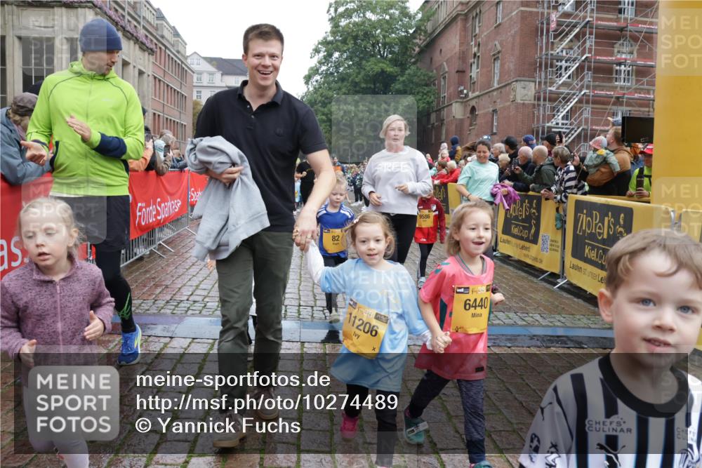 13.09.2026 - Kiel Lauf Yannick Fuchs http://msf.ph/oto/10274489 13.09.2026 08:36:54 Ziel 581, 1031, 1128, 1470, 2581, 3098, 3495, 3809, 3887, 4697, 5667, 6145, 6259, 6357, 6479, 6813, 6936, 7153, 7633, 7784, 8211, 8662, 8771, 9028, 9591, 9762, 9958, 10438, 11935, 11945, 12087, 12317, 308, 516, 874, 923, 1407, 1648, 1727, 1808, 1829, 1875, 2464, 3088, 3098, 3246, 3532, 3651, 3656, 3868, 4495, 4500, 5658, 5842, 6308, 6452, 6469, 6470, 6474, 6475, 6983, 7059, 7136, 7153, 8771, 8995, 9251, 1055, 4018, 5617, 7146, 7176, 71, 3434, 4002 meine-sportfotos.de