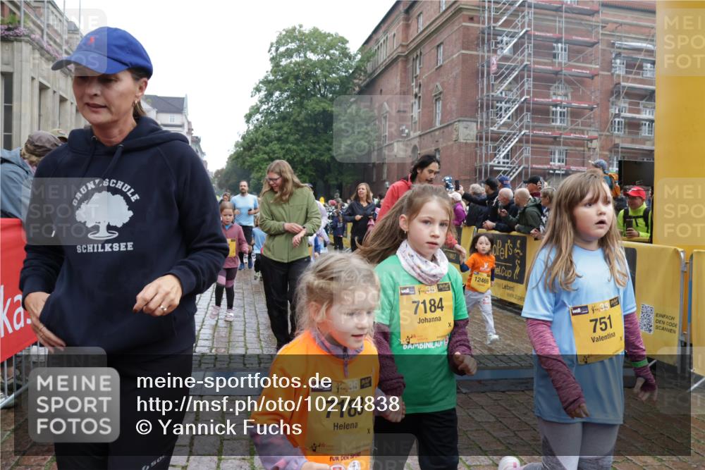 13.09.2026 - Kiel Lauf Yannick Fuchs http://msf.ph/oto/10274838 13.09.2026 08:37:10 Ziel 82, 873, 910, 1055, 1283, 2229, 2552, 3815, 4018, 5096, 5275, 5288, 5617, 6440, 6817, 7146, 7176, 7838, 8070, 8184, 8243, 8258, 8471, 8612, 8650, 8653, 8907, 9233, 9303, 9422, 9586, 10221, 10714, 11206, 11563, 11800, 11806, 581, 1031, 1128, 1470, 1808, 2464, 2581, 3088, 3098, 3495, 3651, 3809, 3887, 4697, 5096, 5275, 5667, 6145, 6259, 6357, 6479, 6813, 6936, 6983, 7059, 7153, 7633, 7784, 8211, 8471, 8662, 8771, 8995, 9028, 9251, 9591, 9762, 9958, 4705 meine-sportfotos.de