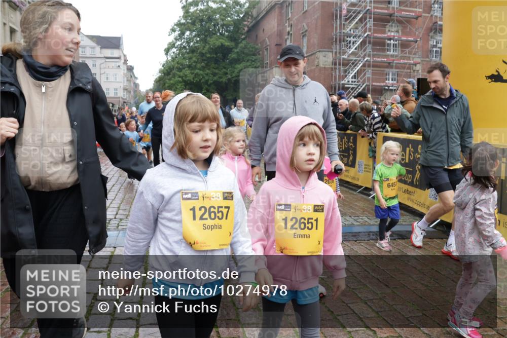 13.09.2026 - Kiel Lauf Yannick Fuchs http://msf.ph/oto/10274978 13.09.2026 08:37:18 Ziel 751, 1055, 2229, 2567, 3252, 4018, 4705, 5288, 5617, 5722, 6272, 6358, 7146, 7176, 7183, 7184, 8258, 8612, 8907, 9303, 9422, 9586, 10221, 10714, 10800, 11236, 11487, 11806, 12469, 82, 581, 873, 910, 1031, 1128, 1283, 1470, 1808, 2552, 2581, 3098, 3495, 3809, 3815, 3887, 4697, 5096, 5275, 5288, 5667, 6145, 6259, 6357, 6440, 6479, 6813, 6817, 6936, 7153, 7633, 7784, 7838, 8070, 8184, 8211, 8243, 8471, 8650, 8653, 8662, 8771, 9028, 9233, 9586, 9591, 9762, 9958, 11206, 11563 meine-sportfotos.de