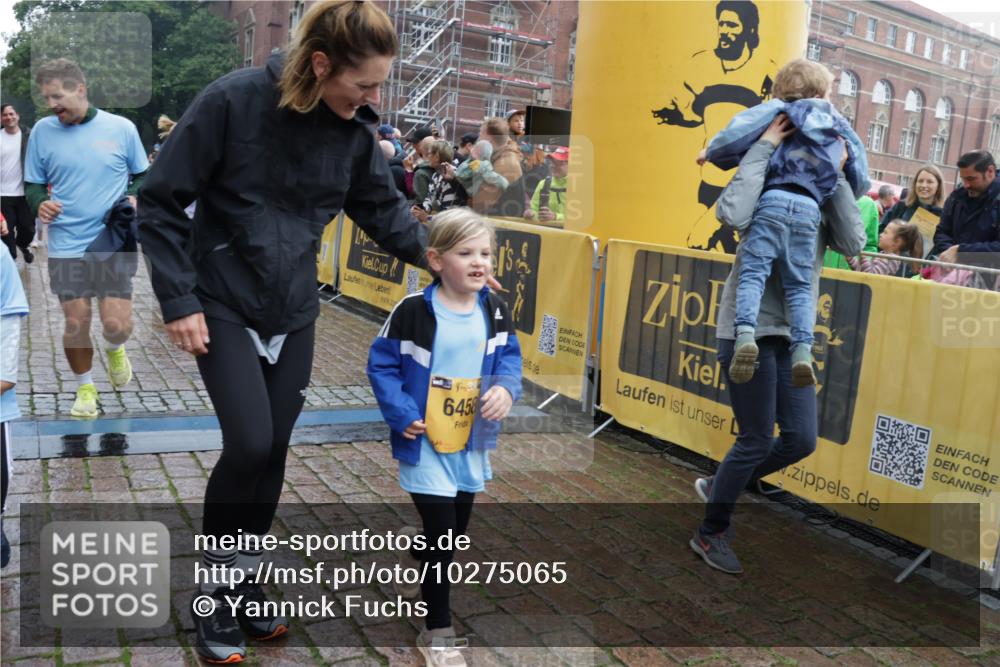 13.09.2026 - Kiel Lauf Yannick Fuchs http://msf.ph/oto/10275065 13.09.2026 08:37:27 Ziel 52, 751, 781, 1233, 2025, 2036, 2567, 3071, 3252, 3262, 4705, 5722, 6272, 6358, 6457, 6624, 7183, 7184, 10800, 11236, 11487, 12066, 12469, 12651, 12657, 12838, 82, 581, 873, 910, 1055, 1283, 2229, 2552, 3495, 3815, 4018, 4705, 5096, 5275, 5288, 5617, 6259, 6440, 6817, 6936, 7146, 7176, 7784, 7838, 8070, 8184, 8211, 8243, 8258, 8471, 8612, 8650, 8653, 8907, 9028, 9233, 9303, 9422, 9586, 9762, 10221, 10714, 11206, 11236, 11563, 11806, 1470 meine-sportfotos.de
