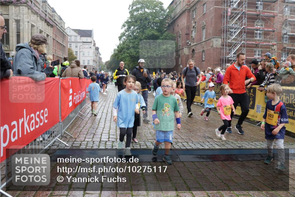 13.09.2026 - Kiel Lauf Yannick Fuchs http://msf.ph/oto/10275117 13.09.2026 08:37:34 Ziel 52, 781, 1212, 1221, 1233, 2025, 2036, 2858, 3071, 3262, 3521, 4379, 5186, 5290, 6149, 6457, 6458, 6624, 9941, 12066, 12470, 12651, 12657, 12838, 82, 751, 781, 873, 910, 1055, 1233, 1283, 2025, 2229, 2552, 2567, 3252, 3495, 3815, 4018, 4705, 5096, 5275, 5288, 5617, 5722, 6259, 6272, 6358, 6440, 6817, 7146, 7176, 7183, 7184, 7838, 8070, 8184, 8211, 8243, 8258, 8471, 8612, 8650, 8653, 8907, 9233, 9303, 9422, 9586, 10221, 10714, 10800, 11206, 11236, 11487, 11563, 11806, 12469 meine-sportfotos.de