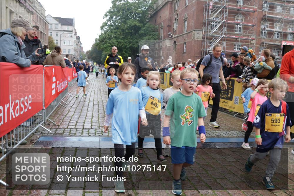 13.09.2026 - Kiel Lauf Yannick Fuchs http://msf.ph/oto/10275147 13.09.2026 08:37:35 Ziel 52, 1212, 1221, 2036, 2858, 3071, 3262, 3521, 4379, 5186, 5290, 6149, 6457, 6458, 6624, 9941, 12066, 12470, 12651, 12657, 12838, 82, 751, 781, 873, 910, 1055, 1233, 1283, 2025, 2229, 2552, 2567, 3252, 3815, 4018, 4705, 5096, 5275, 5288, 5617, 5722, 6272, 6358, 6440, 6817, 7146, 7176, 7183, 7184, 7838, 8070, 8184, 8243, 8258, 8471, 8612, 8650, 8653, 8907, 9233, 9303, 9422, 9586, 10221, 10714, 10800, 11206, 11236, 11487, 11563, 11806, 12469 meine-sportfotos.de