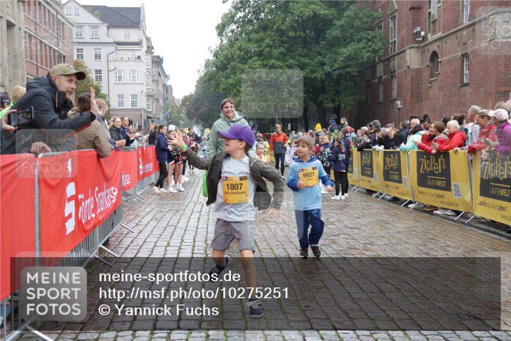 13.09.2026 - Kiel Lauf Yannick Fuchs http://msf.ph/oto/10275251 13.09.2026 08:37:45 Ziel 236, 278, 593, 1214, 1621, 2858, 4379, 5186, 5199, 5887, 6149, 6458, 7283, 7612, 9887, 10478, 52, 751, 781, 1055, 1212, 1221, 1233, 2025, 2036, 2229, 2567, 3071, 3252, 3262, 3521, 4018, 4705, 5186, 5290, 5617, 5722, 6272, 6358, 6457, 6624, 7146, 7176, 7183, 7184, 8258, 8612, 8907, 9303, 9422, 9941, 10221, 10714, 10800, 11236, 11487, 11806, 12066, 12469, 12470, 12651, 12657, 12838, 1807, 2936, 7477, 9791, 9921, 11412, 82, 873, 910, 1055, 1283, 3815, 5288, 5617, 6440, 7146 meine-sportfotos.de
