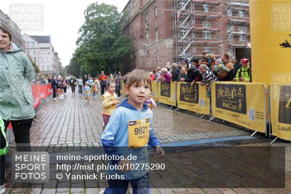 13.09.2026 - Kiel Lauf Yannick Fuchs http://msf.ph/oto/10275290 13.09.2026 08:37:49 Ziel 236, 278, 593, 1214, 1621, 2858, 4490, 5199, 5709, 5887, 7283, 7612, 9887, 10478, 11899, 52, 751, 781, 1212, 1221, 1233, 2025, 2036, 2229, 2567, 2858, 3071, 3252, 3262, 3521, 4018, 4379, 4705, 5186, 5290, 5722, 6149, 6272, 6358, 6457, 6458, 6624, 7183, 7184, 8612, 8907, 9941, 10221, 10714, 10800, 11236, 11487, 12066, 12469, 12470, 12651, 12657, 12838, 1807, 2936, 7477, 9791, 9921, 11412, 11810, 12581, 82, 1055, 1283, 2229, 4018, 4705, 5288, 5617, 7146, 8612, 8907, 11236 meine-sportfotos.de