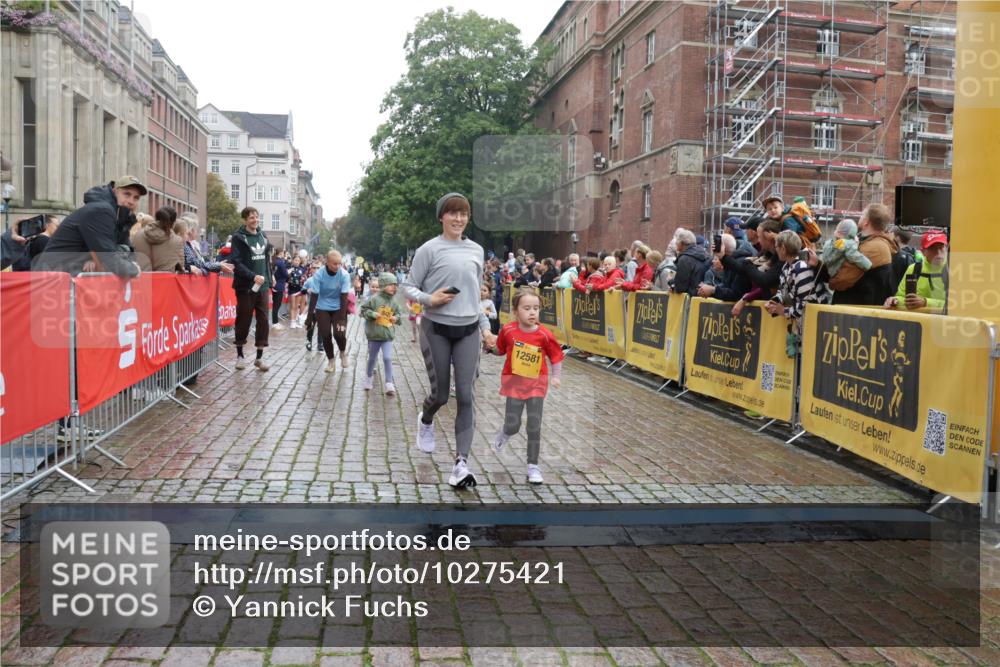 13.09.2026 - Kiel Lauf Yannick Fuchs http://msf.ph/oto/10275421 13.09.2026 08:37:56 Ziel 236, 278, 1807, 2936, 4490, 5199, 5709, 5887, 7283, 7612, 9887, 10478, 11899, 52, 593, 751, 781, 1212, 1214, 1221, 1233, 1621, 2025, 2036, 2567, 2858, 3071, 3262, 3521, 4379, 5186, 5290, 6149, 6358, 6457, 6458, 6624, 7183, 9941, 12066, 12469, 12470, 12651, 12657, 12838, 281, 4085, 4734, 7477, 8382, 8428, 9791, 9921, 11412, 11810, 12581, 751, 781, 1233, 2025, 2229, 2567, 3252, 4018, 4705, 5722, 6272, 6358, 7183, 7184, 8612, 8907, 10800, 11236, 12469 meine-sportfotos.de