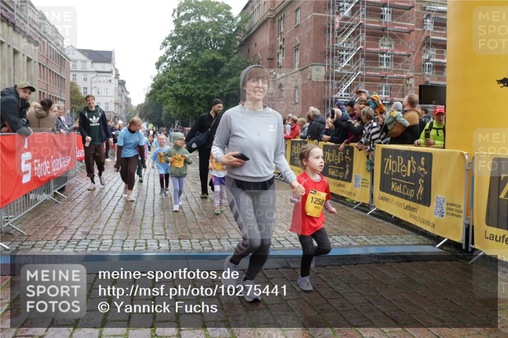 13.09.2026 - Kiel Lauf Yannick Fuchs http://msf.ph/oto/10275441 13.09.2026 08:37:57 Ziel 236, 278, 1807, 2936, 4490, 5199, 5709, 5887, 7283, 7477, 7612, 9887, 10478, 11412, 11899, 52, 593, 781, 1212, 1214, 1221, 1233, 1621, 2025, 2036, 2858, 3071, 3262, 3521, 4379, 5186, 5199, 5290, 6149, 6457, 6458, 6624, 7612, 9887, 9941, 12066, 12469, 12470, 12651, 12657, 12838, 281, 4085, 4734, 8382, 8428, 9791, 9921, 11810, 12581, 751, 781, 1233, 2025, 2229, 2567, 3252, 4705, 5722, 6272, 6358, 7183, 7184, 8907, 10800, 11236, 12469 meine-sportfotos.de