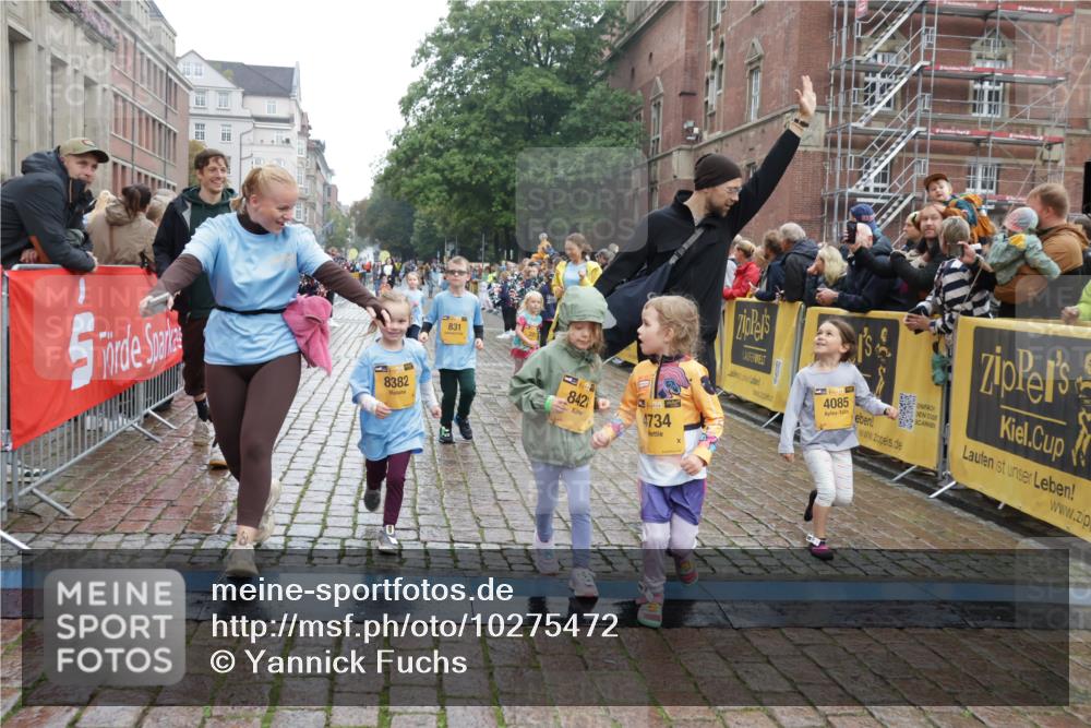 13.09.2026 - Kiel Lauf Yannick Fuchs http://msf.ph/oto/10275472 13.09.2026 08:37:58 Ziel 236, 278, 1807, 2936, 4490, 5709, 5887, 7283, 7477, 10478, 11412, 11899, 52, 236, 593, 781, 1212, 1214, 1221, 1233, 1621, 2025, 2036, 2858, 3071, 3262, 3521, 4379, 5186, 5199, 5290, 5887, 6149, 6457, 6458, 6624, 7283, 7612, 9887, 9941, 12066, 12469, 12470, 12651, 12657, 12838, 281, 4085, 4734, 8382, 8428, 9791, 9921, 11810, 12581, 751, 781, 1233, 2025, 2567, 3252, 4705, 5722, 6272, 6358, 7183, 7184, 10800, 11236, 12469 meine-sportfotos.de