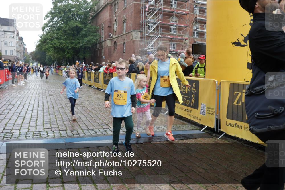 13.09.2026 - Kiel Lauf Yannick Fuchs http://msf.ph/oto/10275520 13.09.2026 08:38:01 Ziel 1807, 2936, 4490, 5709, 7477, 9791, 9921, 11412, 11899, 52, 236, 278, 593, 1212, 1214, 1221, 1621, 2036, 2858, 3071, 3262, 3521, 4379, 5186, 5199, 5290, 5887, 6149, 6457, 6458, 6624, 7283, 7612, 9887, 9941, 10478, 12066, 12470, 12651, 12657, 12838, 281, 4085, 4734, 8382, 8428, 11810, 12581, 52, 751, 781, 1233, 2025, 2567, 3252, 5722, 6358, 6624, 7183, 7184, 12066, 12469, 12651, 12657, 12838 meine-sportfotos.de