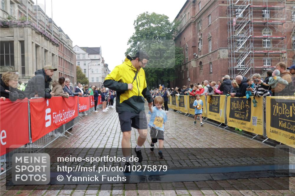 13.09.2026 - Kiel Lauf Yannick Fuchs http://msf.ph/oto/10275879 13.09.2026 08:38:50 Ziel 2355, 9149, 4423, 10005, 5216, 281, 4085, 4734, 8382, 8428, 12581 meine-sportfotos.de