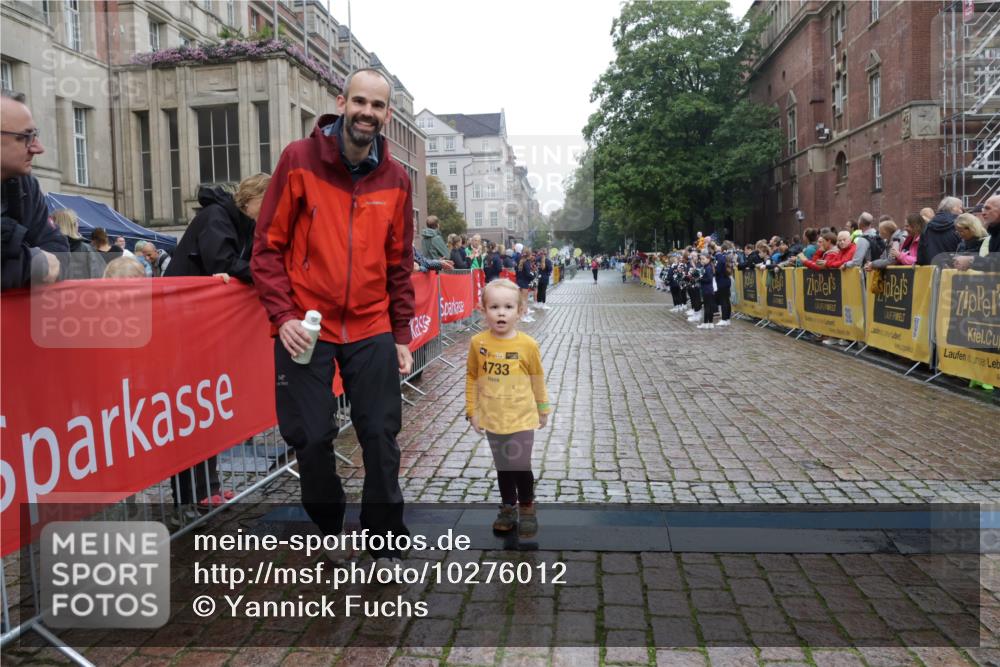 13.09.2026 - Kiel Lauf Yannick Fuchs http://msf.ph/oto/10276012 13.09.2026 08:39:12 Ziel 5216, 5267, 2355, 9149, 4733, 10005 meine-sportfotos.de