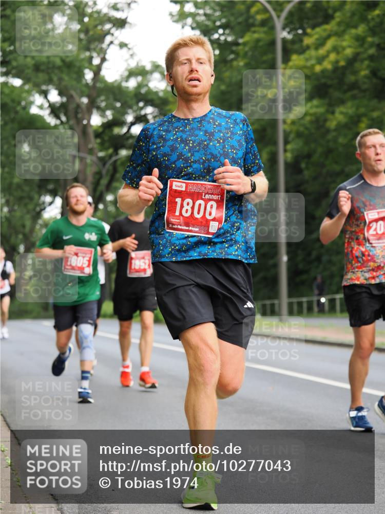 13.09.2026 - 21. swb-Marathon Bremen TobiasT http://msf.ph/oto/10277043 13.09.2026 11:38:05 Laufen 1605, 1952, 1800, 21, 26, 20 meine-sportfotos.de