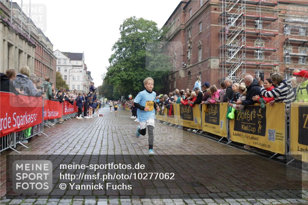 13.09.2026 - Kiel Lauf Yannick Fuchs http://msf.ph/oto/10277062 13.09.2026 08:50:12 Ziel 1710, 2909, 3167, 5168, 5258, 8786, 11542, 135, 5168, 5258, 6891, 10319, 3487, 10359, 135, 6891 meine-sportfotos.de