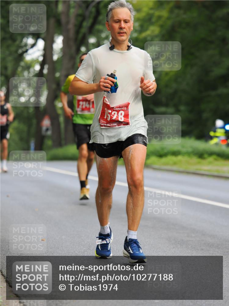 13.09.2026 - 21. swb-Marathon Bremen TobiasT http://msf.ph/oto/10277188 13.09.2026 11:38:53 Laufen 2141, 1528 meine-sportfotos.de