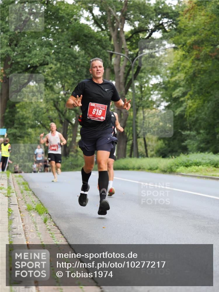 13.09.2026 - 21. swb-Marathon Bremen TobiasT http://msf.ph/oto/10277217 13.09.2026 11:38:57 Laufen 819 meine-sportfotos.de