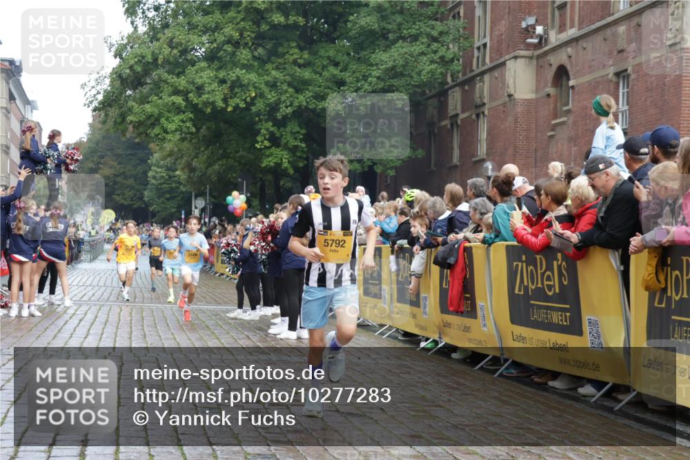 13.09.2026 - Kiel Lauf Yannick Fuchs http://msf.ph/oto/10277283 13.09.2026 08:50:25 Ziel 3167, 3487, 10359, 1710, 2909, 5168, 5258, 8786, 10319, 11542, 2125, 2443, 3106, 5792, 7511, 10319 meine-sportfotos.de