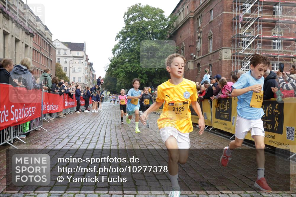 13.09.2026 - Kiel Lauf Yannick Fuchs http://msf.ph/oto/10277378 13.09.2026 08:50:28 Ziel 3487, 7511, 10359, 1710, 2909, 3167, 5168, 5258, 8786, 11542, 497, 2125, 2443, 3106, 5792, 9612, 10987, 10319 meine-sportfotos.de