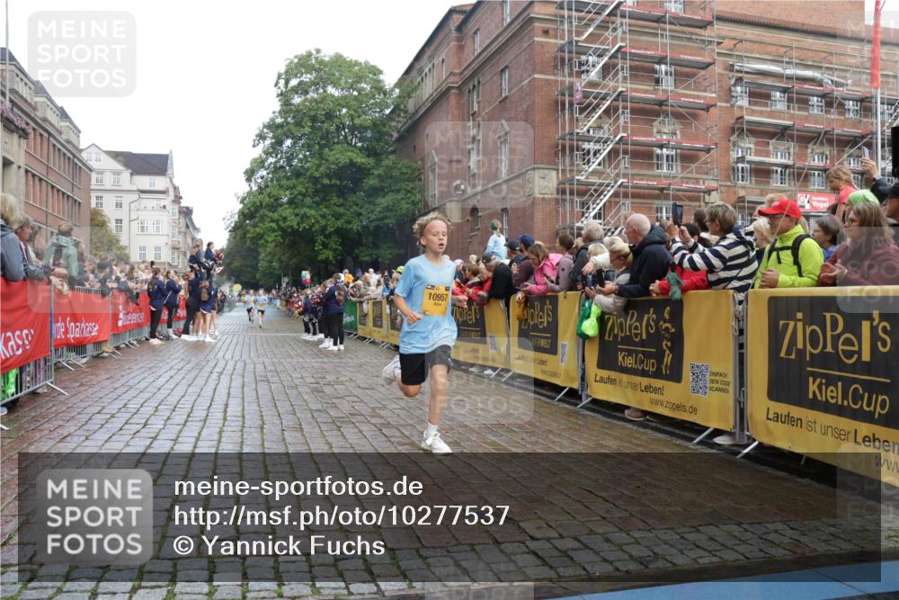 13.09.2026 - Kiel Lauf Yannick Fuchs http://msf.ph/oto/10277537 13.09.2026 08:50:37 Ziel 2443, 5792, 7511, 10359, 1710, 2909, 3167, 3487, 5168, 5258, 8786, 11542, 497, 2125, 3106, 5959, 9612, 10957, 10987, 5168, 5258 meine-sportfotos.de