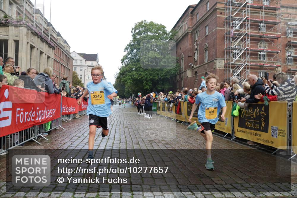 13.09.2026 - Kiel Lauf Yannick Fuchs http://msf.ph/oto/10277657 13.09.2026 08:50:42 Ziel 497, 2125, 2443, 3106, 5792, 7511, 9612, 10987, 1710, 3167, 3487, 8786, 10359, 11542, 496, 2343, 5959, 10957, 1710, 2909, 5168, 5258, 8786 meine-sportfotos.de