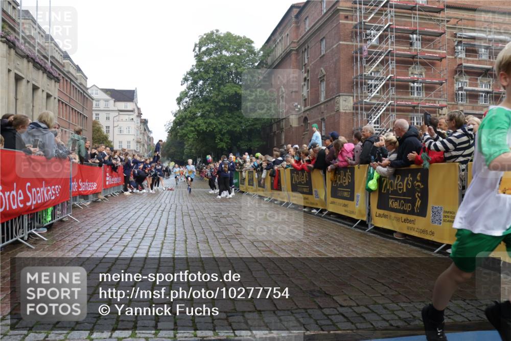 13.09.2026 - Kiel Lauf Yannick Fuchs http://msf.ph/oto/10277754 13.09.2026 08:50:51 Ziel 497, 2125, 3106, 5792, 5959, 9612, 10957, 10987, 2443, 3167, 3487, 7511, 10359, 496, 1724, 2343, 10970, 11688, 3167, 8786, 11542 meine-sportfotos.de