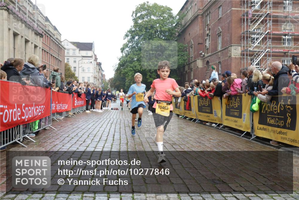 13.09.2026 - Kiel Lauf Yannick Fuchs http://msf.ph/oto/10277846 13.09.2026 08:50:55 Ziel 496, 497, 2125, 2343, 3106, 5959, 9612, 10957, 10987, 2125, 2443, 3106, 3487, 5792, 7511, 10359, 1238, 1724, 5010, 7033, 10463, 10970, 11688, 3167, 3487 meine-sportfotos.de