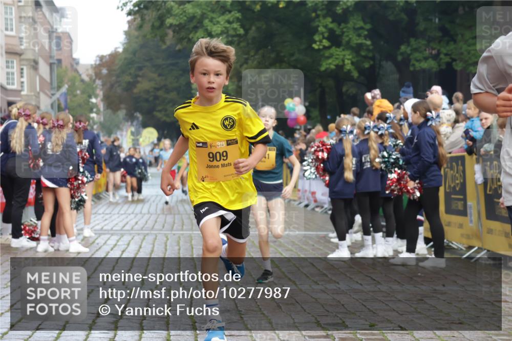 13.09.2026 - Kiel Lauf Yannick Fuchs http://msf.ph/oto/10277987 13.09.2026 08:51:02 Ziel 496, 1724, 2343, 5959, 10957, 10970, 497, 2125, 2443, 3106, 5792, 5959, 7511, 9612, 10359, 10987, 909, 1238, 3683, 4159, 4741, 5010, 5211, 7033, 10463, 11688, 3487, 10359 meine-sportfotos.de