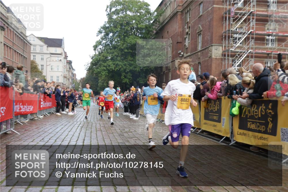 13.09.2026 - Kiel Lauf Yannick Fuchs http://msf.ph/oto/10278145 13.09.2026 08:51:09 Ziel 496, 1238, 1724, 2343, 5010, 10463, 10970, 11688, 496, 497, 2125, 2343, 2443, 3106, 5792, 5959, 9612, 10957, 10987, 444, 909, 3683, 4159, 4741, 5211, 5439, 6699, 7033, 8657, 8883, 9379, 9929, 2443, 7511, 10359 meine-sportfotos.de