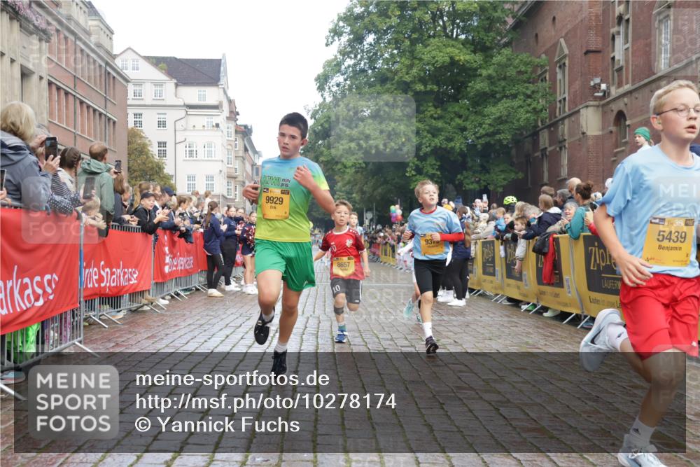 13.09.2026 - Kiel Lauf Yannick Fuchs http://msf.ph/oto/10278174 13.09.2026 08:51:10 Ziel 1238, 1724, 5010, 7033, 10463, 10970, 11688, 496, 497, 2125, 2343, 2443, 3106, 5792, 5959, 9612, 10957, 10987, 444, 909, 3683, 4159, 4741, 5211, 5439, 5906, 6699, 8657, 8883, 9379, 9929, 2443, 7511, 10359 meine-sportfotos.de