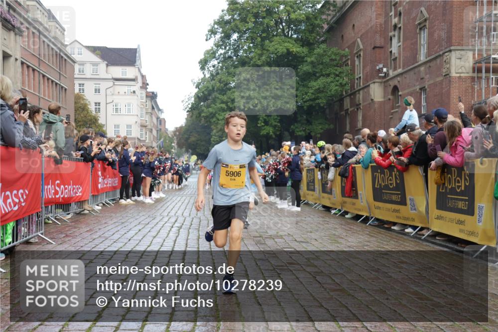 13.09.2026 - Kiel Lauf Yannick Fuchs http://msf.ph/oto/10278239 13.09.2026 08:51:13 Ziel 1238, 1724, 4159, 5010, 7033, 10463, 10970, 11688, 496, 497, 2125, 2343, 3106, 5792, 5959, 9612, 10957, 10987, 444, 909, 1243, 3683, 4741, 5211, 5439, 5906, 6699, 8206, 8657, 8883, 9379, 9929, 2443, 7511 meine-sportfotos.de