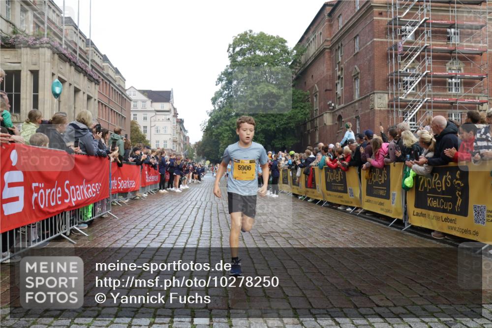 13.09.2026 - Kiel Lauf Yannick Fuchs http://msf.ph/oto/10278250 13.09.2026 08:51:13 Ziel 1238, 1724, 4159, 5010, 7033, 10463, 10970, 11688, 496, 497, 2125, 2343, 3106, 5792, 5959, 9612, 10957, 10987, 444, 909, 1243, 3683, 4741, 5211, 5439, 5906, 6699, 8206, 8657, 8883, 9379, 9929, 2443, 7511 meine-sportfotos.de