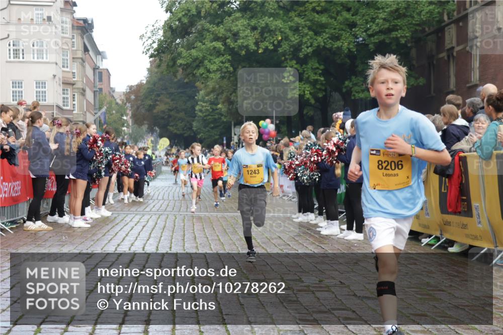 13.09.2026 - Kiel Lauf Yannick Fuchs http://msf.ph/oto/10278262 13.09.2026 08:51:14 Ziel 1238, 1724, 4159, 5010, 7033, 10463, 10970, 11688, 496, 497, 2125, 2343, 3106, 5792, 5959, 9612, 10957, 10987, 444, 909, 1243, 3683, 4741, 5211, 5439, 5906, 6699, 8206, 8657, 8883, 9379, 9929, 2443, 5792, 7511 meine-sportfotos.de